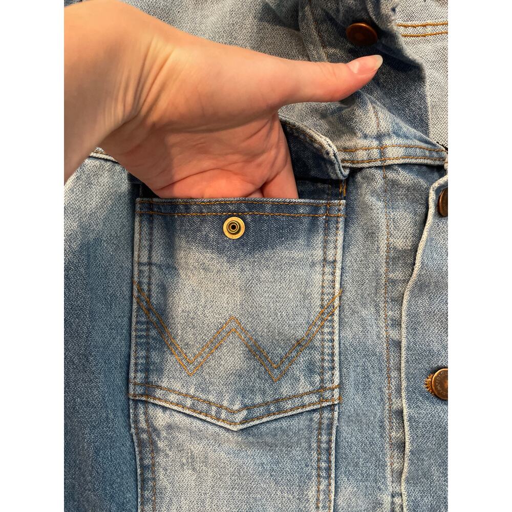 Wrangler Blue Denim Jacket with Embroidered Tiger - Picture 6 of 12